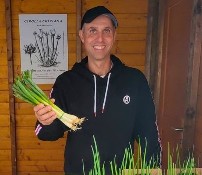 Sabato prossimo una 'diretta' sui social per la cipolla egiziana: un incontro sulla biodiversità con Marco Damele