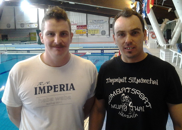 Collaborazione tra la squadra maschile della Rari Nantes Imperia ed il Maestro Muay Marian Landa Collaborazione tra la squadra maschile della Rari Nantes Imperia ed il Maestro Muay Marian Landa