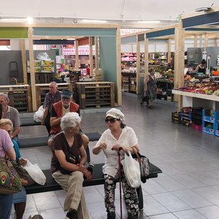 Sanremo: proposta della Confesercenti ad Asl e Comune "Facciamo i vaccini anche al mercato"