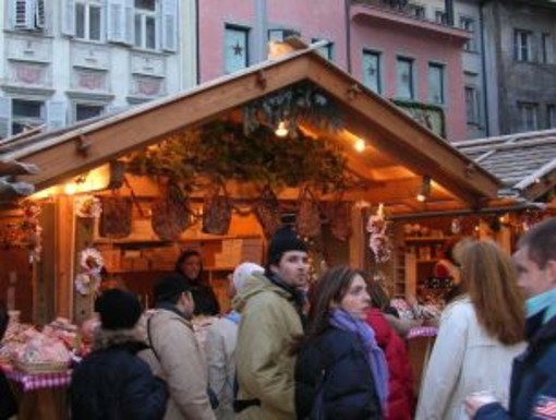Bordighera: domani e domenica nel centro storico il caratteristico 'Mercatino di Natale' Bordighera: domani e domenica nel centro storico il caratteristico 'Mercatino di Natale'