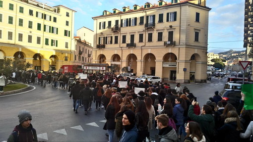 Imperia: domani tornano in piazza gli studenti, Rifondazione "Rivendicare l'istruzione pubblica e gratuita" Imperia: domani tornano in piazza gli studenti, Rifondazione "Rivendicare l'istruzione pubblica e gratuita"