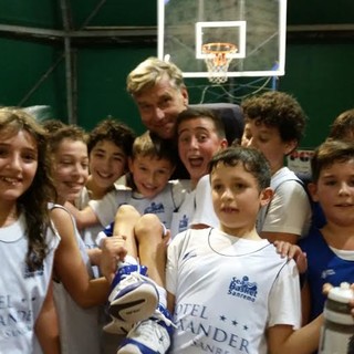 Pallacanestro: pomeriggio di Minibasket al Palasea di Sanremo con tanti bimbi in campo e molti genitori