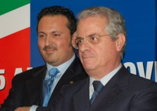 Silvio Berlusconi rinvia il rimpasto di Governo, per ora nessun ministero per Claudio Scajola