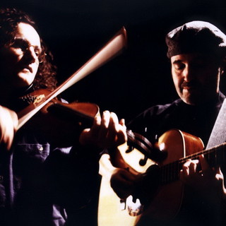 La musica irlandese del duo Hayes &amp; Cahill chiude la rassegna 'Concerti d'Estate' ai Giardini Hanbury