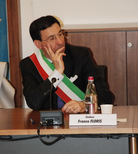 Andora: il Sindaco Franco Floris "Fondi certi per il raddoppio Andora-Finale Ligure!" Andora: il Sindaco Franco Floris "Fondi certi per il raddoppio Andora-Finale Ligure!"