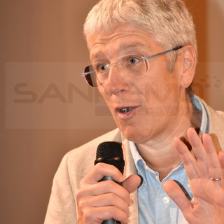 Sanremo: le 'Maledette iene', Mario Giordano "Nel nostro Paese non c'è più la punizione e manca l'educazione" (Foto e Video)