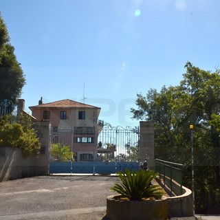 Sanremo: lettrice denuncia "Con l'arrivo dei migranti a Pian della Castagna, corriere sempre strapiene. La coop deve dare una navetta"