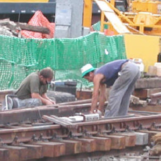 Imperia: macchina per manutenzione esce dai binari, quasi due ore di stop al traffico ferroviario Imperia: macchina per manutenzione esce dai binari, quasi due ore di stop al traffico ferroviario