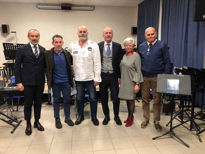 Sanremo: giovedì all’istituto Italo Calvino la presentazione del libro ‘La grande Maratona Capri-Napoli’ di Maurizio Castagna