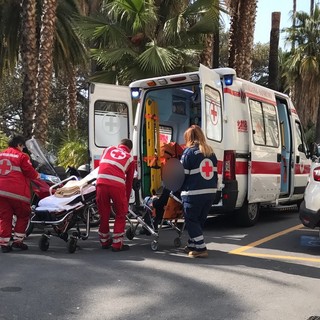 Sanremo: lieve malore per una dipendente del Comune, intervento dell'ambulanza e trasporto in ospedale
