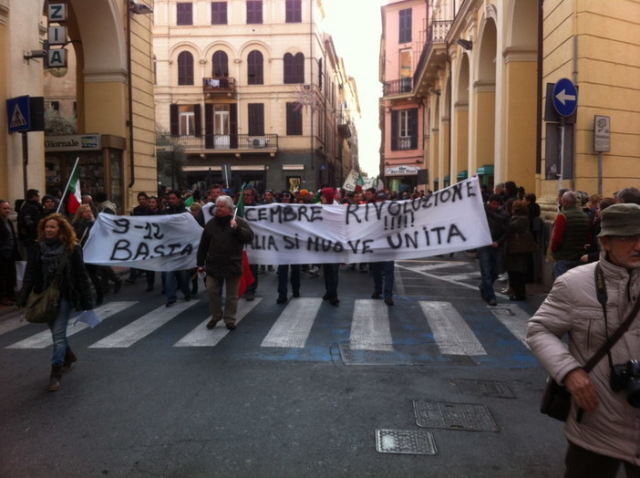 Imperia: almeno 1500 persone alla 'Giornata dei Forconi', partito il corteo che terminerà in piazza della Vittoria
