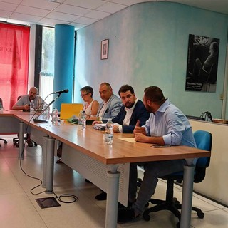 Vallecrosia, "mancano i cestini e c'è erba alta nel centro storico e in città": le interpellanze della minoranza Vallecrosia, "mancano i cestini e c'è erba alta nel centro storico e in città": le interpellanze della minoranza