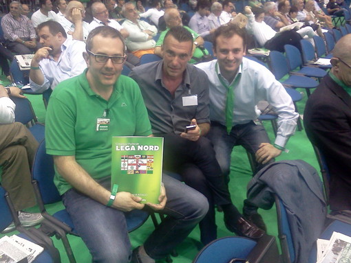 Delegazione della provincia di Imperia al Forum di Assago di Milano per il congresso della Lega Nord Delegazione della provincia di Imperia al Forum di Assago di Milano per il congresso della Lega Nord