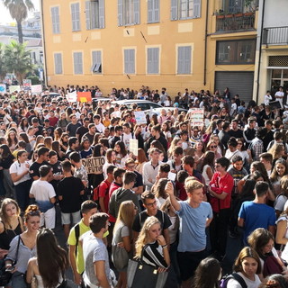 Imperia: gli studenti di Sanremo 'uniti' ai colleghi del capoluogo "Fontanelle attive per non comprare bottiglie di plastica"