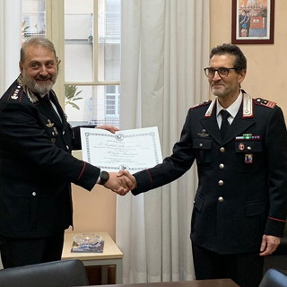 Imperia: consegnata questa mattina la 'Medaglia Mauriziana al merito' al Luogotenente Giuseppe Panetta (Foto) Imperia: consegnata questa mattina la 'Medaglia Mauriziana al merito' al Luogotenente Giuseppe Panetta (Foto)