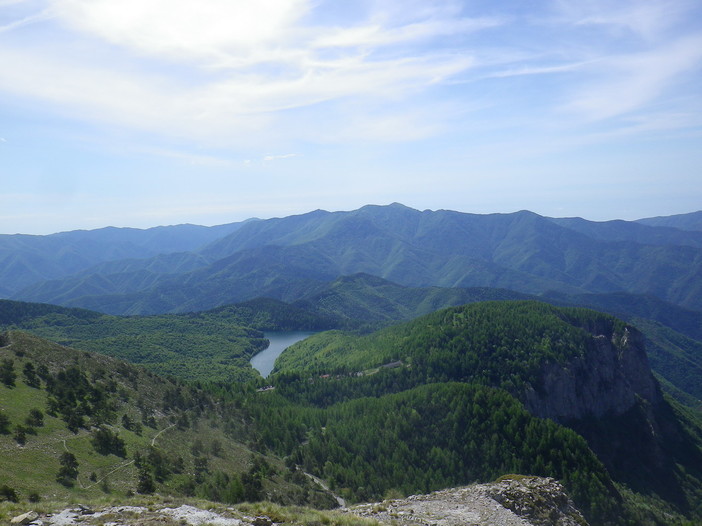 Domenica 17 maggio, Attraverso le Alpi Liguri con escursione ad Anello del Monte Pietravecchia