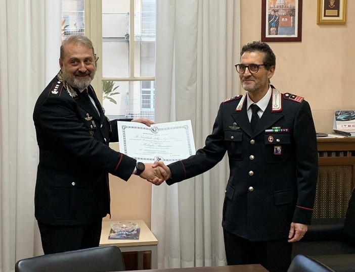 Imperia: consegnata questa mattina la 'Medaglia Mauriziana al merito' al Luogotenente Giuseppe Panetta (Foto) Imperia: consegnata questa mattina la 'Medaglia Mauriziana al merito' al Luogotenente Giuseppe Panetta (Foto)