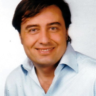 Sanremo: a soli 45 anni è morto Michele Silvano, il ricordo della famiglia. Domani i funerali Sanremo: a soli 45 anni è morto Michele Silvano, il ricordo della famiglia. Domani i funerali