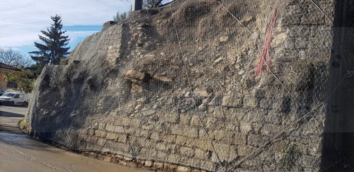 Soldano: sistemato il muro sulla Provinciale 59 franato due anni fa, rimosso il senso unico alternato (Foto) Soldano: sistemato il muro sulla Provinciale 59 franato due anni fa, rimosso il senso unico alternato (Foto)