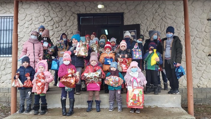 Dalle mamme e bambini di Bordighera, un pensiero per i bambini dei villaggi in Moldova Dalle mamme e bambini di Bordighera, un pensiero per i bambini dei villaggi in Moldova