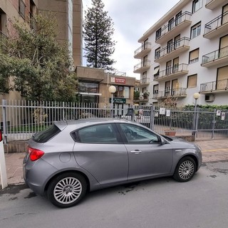 Arma di Taggia, maltrattamenti agli anziani alla Rsa 'Le Palme', l'inchiesta non si ferma: la Guardia di Finanza a caccia di foto, email e chat Arma di Taggia, maltrattamenti agli anziani alla Rsa 'Le Palme', l'inchiesta non si ferma: la Guardia di Finanza a caccia di foto, email e chat