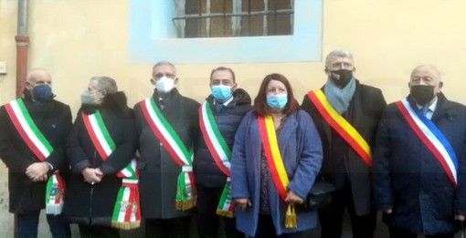 Oggi visita di Macron a Tenda: lettera dei sindaci di Airole e Olivetta per l'importanza della linea Ventimiglia-Cuneo Oggi visita di Macron a Tenda: lettera dei sindaci di Airole e Olivetta per l'importanza della linea Ventimiglia-Cuneo