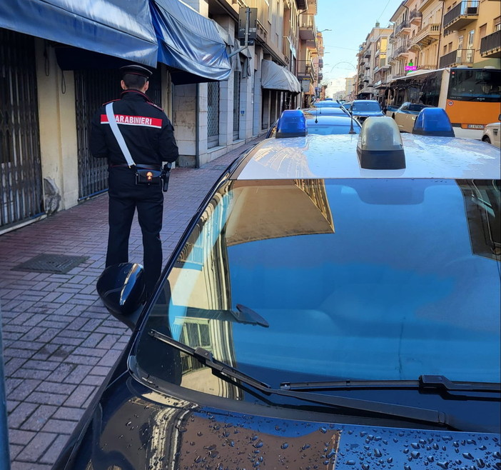 Ospedaletti: 20enne arrestato per possesso di droga, aveva quasi 100 grammi hashish pronto in dosi Ospedaletti: 20enne arrestato per possesso di droga, aveva quasi 100 grammi hashish pronto in dosi