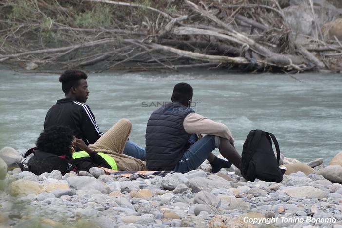 Famiglie in transito a Ventimiglia: nonostante l’assenza di un centro specifico in un anno accolte più di 1.000 persone Famiglie in transito a Ventimiglia: nonostante l’assenza di un centro specifico in un anno accolte più di 1.000 persone