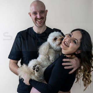 Tommaso e Alessia sposi alla Madonna della Costa: dopo anni insieme, il sì davanti alle loro gemelline Tommaso e Alessia sposi alla Madonna della Costa: dopo anni insieme, il sì davanti alle loro gemelline