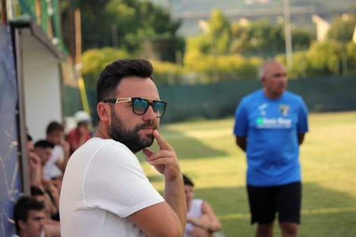 Calcio. Imperia, dopo la contestazione degli Ultras nei confronti dell'attuale dirigenza interviene Denis Muca: "Dobbiamo partire da zero e dare fiducia a tutti" Calcio. Imperia, dopo la contestazione degli Ultras nei confronti dell'attuale dirigenza interviene Denis Muca: "Dobbiamo partire da zero e dare fiducia a tutti"