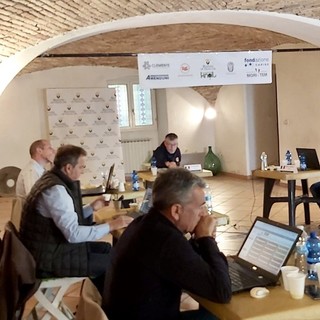 Concorso 'Masters of Olive Oil International Contest 2023': partite le sessioni di assaggio a Dolceacqua Concorso 'Masters of Olive Oil International Contest 2023': partite le sessioni di assaggio a Dolceacqua