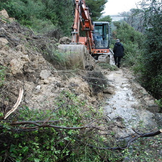 Lavori sulle strade collinari danneggiate dal maltempo dei giorni scorsi: riduzione del servizio scuolabus Lavori sulle strade collinari danneggiate dal maltempo dei giorni scorsi: riduzione del servizio scuolabus
