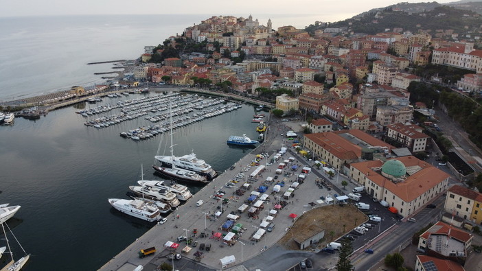Imperia: 'MercatoRetrò 2023', una sesta edizione all'insegna del tempo e delle collaborazioni, nazionali ed internazionali Imperia: 'MercatoRetrò 2023', una sesta edizione all'insegna del tempo e delle collaborazioni, nazionali ed internazionali