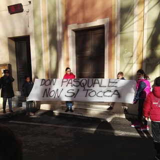 Sanremo: tanta gente a Coldirodi per la Messa di Don Pasquale, inviati anche tweet e messaggi Facebook al Papa