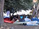 Ventimiglia: continua il presidio al confine di Ponte San Ludovico, migranti sempre sulla scogliera Ventimiglia: continua il presidio al confine di Ponte San Ludovico, migranti sempre sulla scogliera