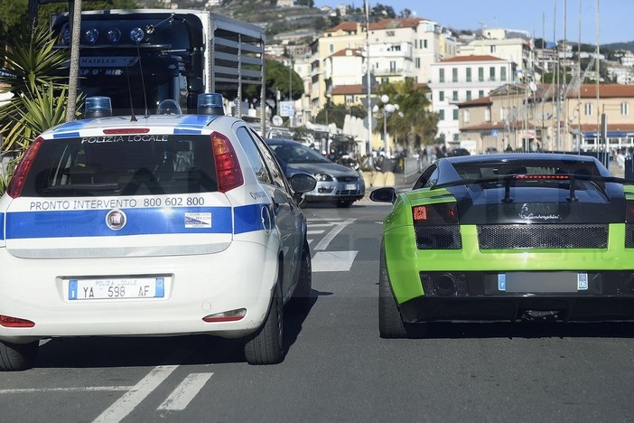 San Valentino con la protesta dei ristoratori ma anche con l'invasione dei francesi che non potrebbero entrare in Italia (Foto)