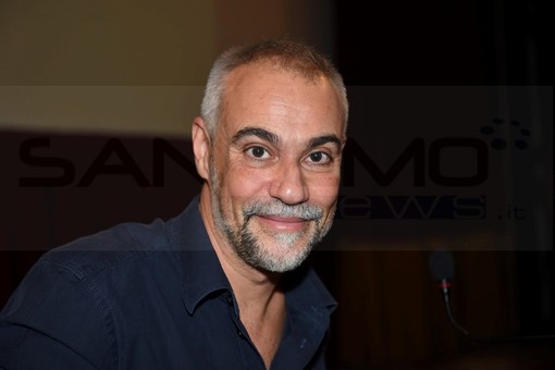 Sanremo: oggi pomeriggio al Casinò Marco Malvaldi ha presentato il libro 'Bolle di Sapone' (Foto) Sanremo: oggi pomeriggio al Casinò Marco Malvaldi ha presentato il libro 'Bolle di Sapone' (Foto)