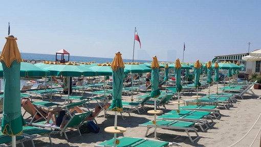 Sanremo: scattano da oggi i controlli agli abusivi sulle spiagge della città, in azione la Polizia Municipale