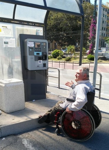 Sanremo: ci scrive Marco "Io disabile vorrei anche pagare il parcheggio ma... guardate bene la foto!"