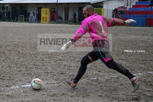 Mattia Farsoni sarà il portiere del Camporosso anche nella prossima stagione Mattia Farsoni sarà il portiere del Camporosso anche nella prossima stagione