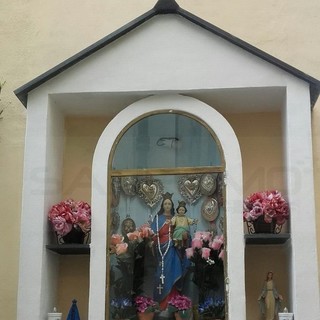 Sanremo: domani mattina con la benedizione di don Nicola la preghiera alla Madonnina dei Costiglioli Sanremo: domani mattina con la benedizione di don Nicola la preghiera alla Madonnina dei Costiglioli