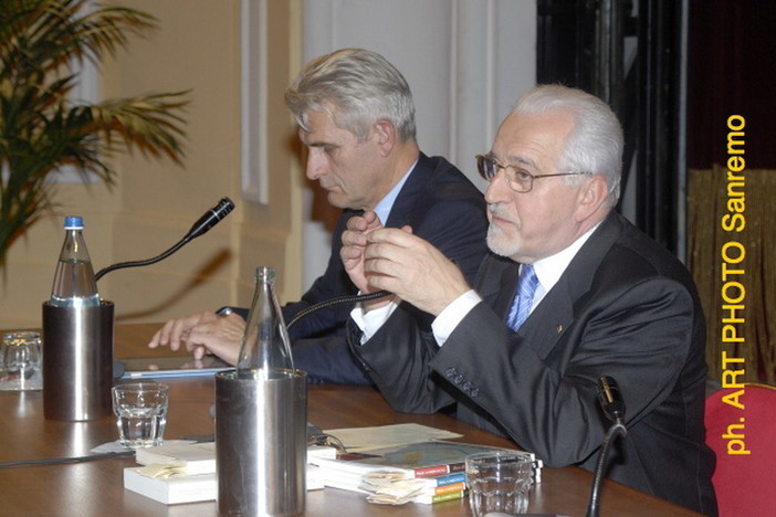 "Messaggi cifrati in casa Calvino", a Perinaldo la conferenza dello storico Aldo Mola "Messaggi cifrati in casa Calvino", a Perinaldo la conferenza dello storico Aldo Mola