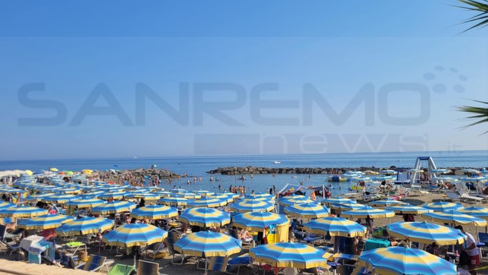 Santo Stefano al Mare, revocato il divieto di balneazione nella zona centrale Santo Stefano al Mare, revocato il divieto di balneazione nella zona centrale