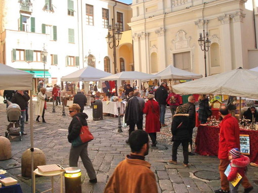 Domenica prossima torna il mercatino di piazza Cassini a Sanremo con il ‘Festival della magia’ Domenica prossima torna il mercatino di piazza Cassini a Sanremo con il ‘Festival della magia’