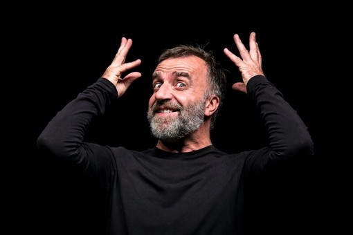 Ugo Dighero all'Auditorium Comunale di Ospesaletti Ugo Dighero all'Auditorium Comunale di Ospesaletti