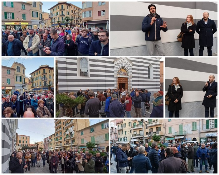 Sit-in di protesta, Ventimiglia scende in piazza e chiede un centro di accoglienza per i migranti (Foto e video) Sit-in di protesta, Ventimiglia scende in piazza e chiede un centro di accoglienza per i migranti (Foto e video)