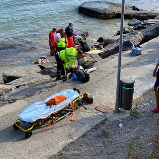Sanremo: malore in spiaggia per una donna all'Imperatrice, portata in ospedale in gravi condizioni (Foto)