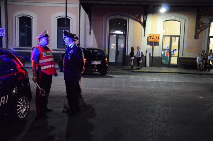 Bordighera: controlli dei Carabinieri questa notte alla stazione dopo gli atti di vandalismo delle scorse settimane