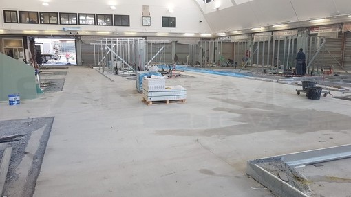 Sanremo: proseguono spediti i lavori all'interno dell'Annonario e all'esterno gli affari non vanno poi così male (Foto)