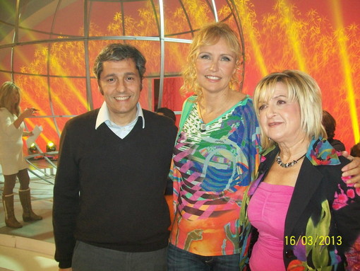 Il video di Maria Pia Veneziano alle falde del Kilimangiaro: in studio il sanremese Maurizio Caridi Il video di Maria Pia Veneziano alle falde del Kilimangiaro: in studio il sanremese Maurizio Caridi